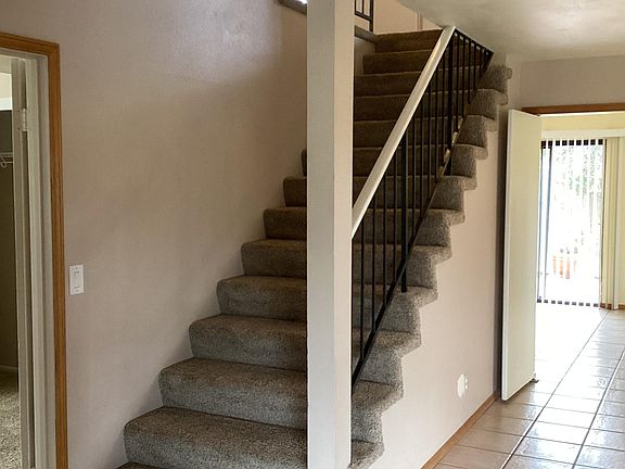 5th image of 2727 Marlberry St
