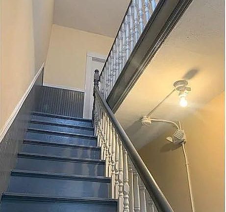 5th image of 107 Westford St