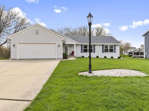 773 Barrington COURT, Pewaukee, WI 53072