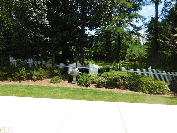 4th image of 317 Lewisburg Dr