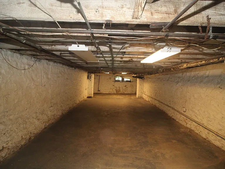 3010 Guilford Ave — Photo 43