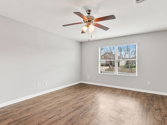 5th image of 16411 Waterbury Ln