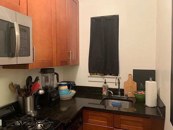 3rd image of 434 E 58th St APT 3B
