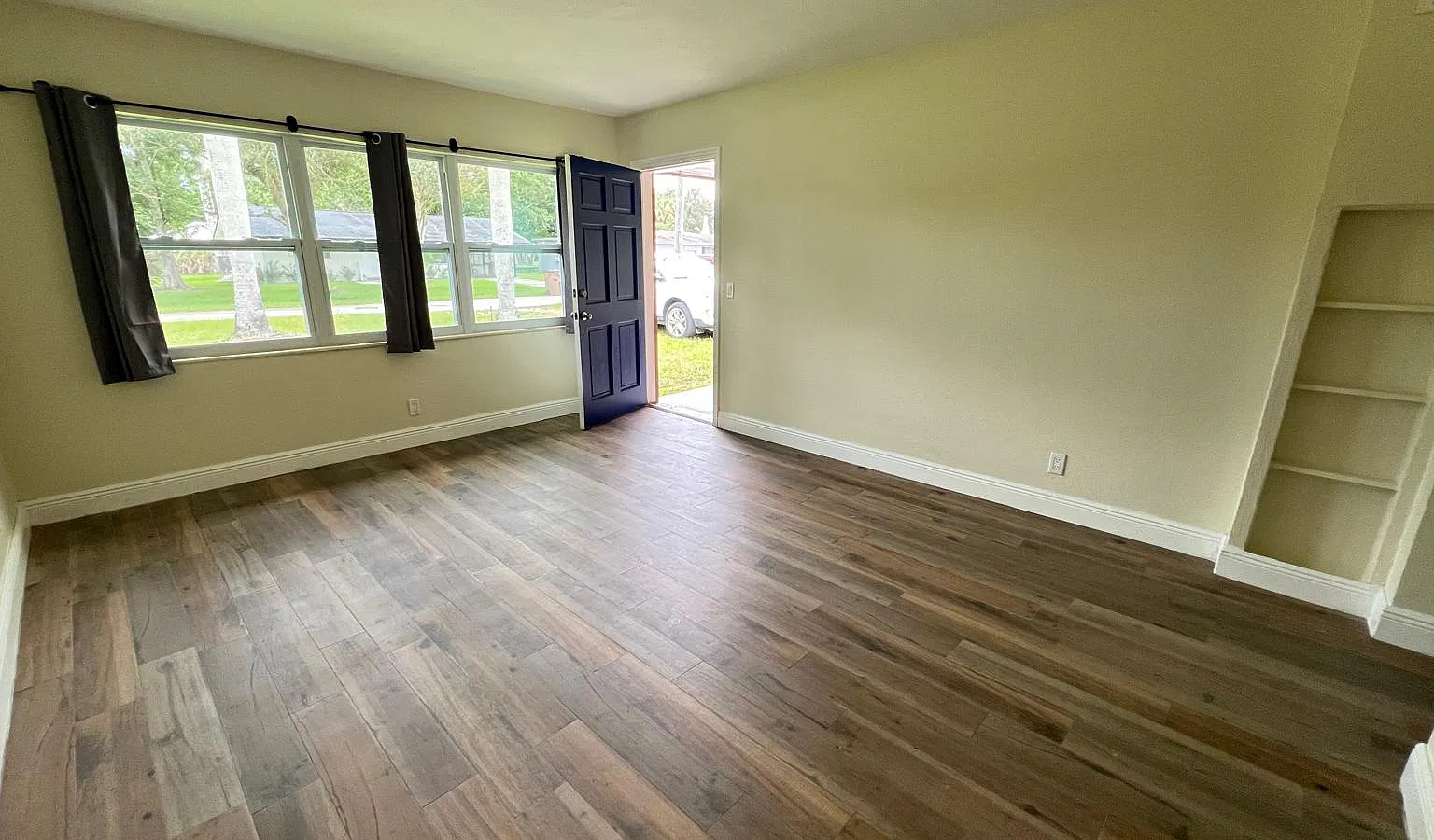 2 bed, 900 sqft, $1,200 — Photo 1