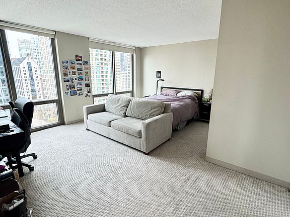 4th image of 2 E Erie St APT 1908