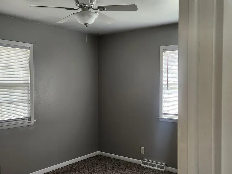 1440 Meadow Dale Dr — Photo 12