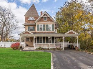 165 Candee Ave, Sayville, NY 11782