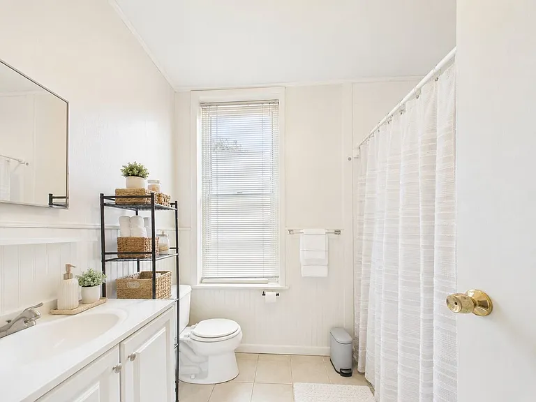 2228 Wallace St — Photo 14