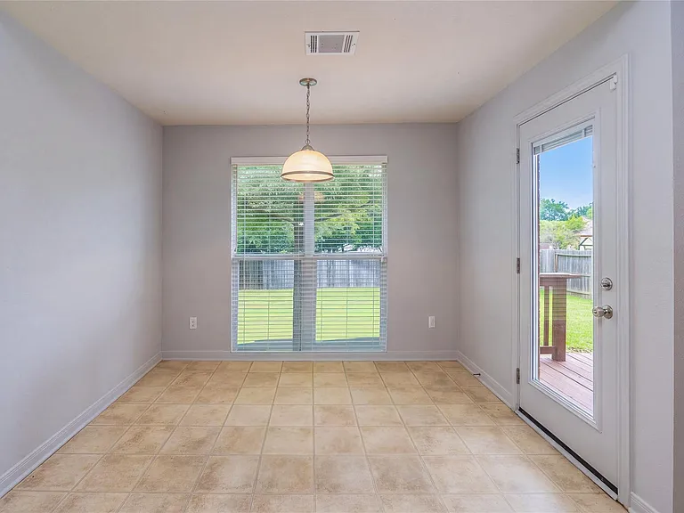 103 Duprie Dr — Photo 10