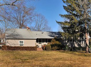 2 Beverly Dr, Towaco, NJ 07082