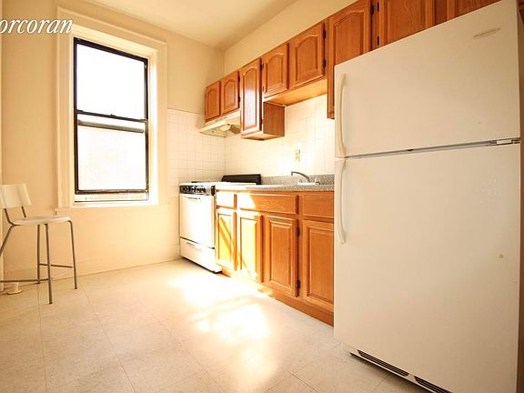 3rd image of 8405 Bay Pkwy #7B