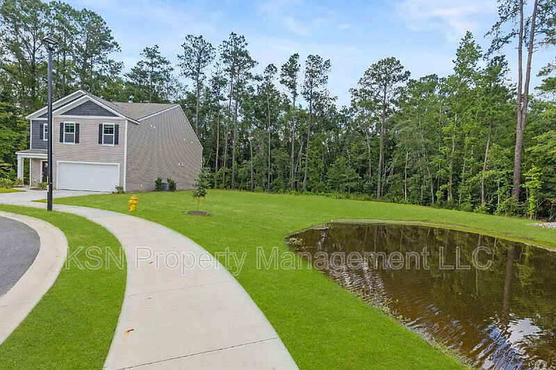 5 bed, 3.0 bath, 2361 sqft, $2,600 — Photo 3