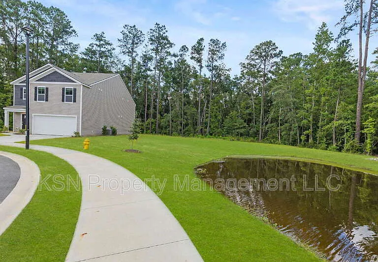 129 Azure Dr — Photo 3