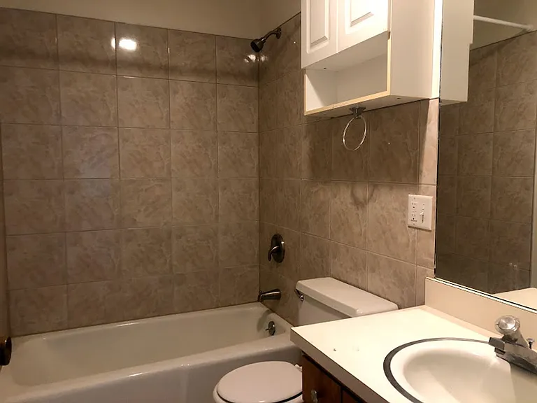 211 N 2nd St — Photo 7
