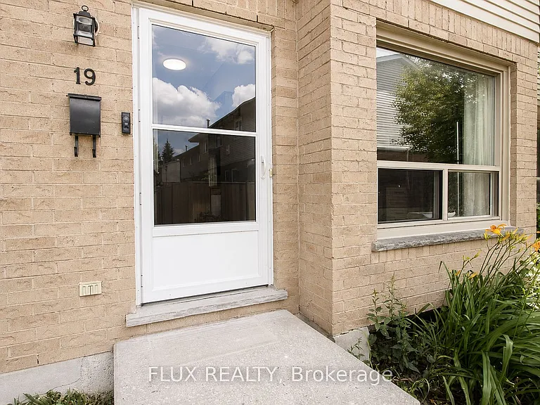 595 3rd St #19 — Photo 4