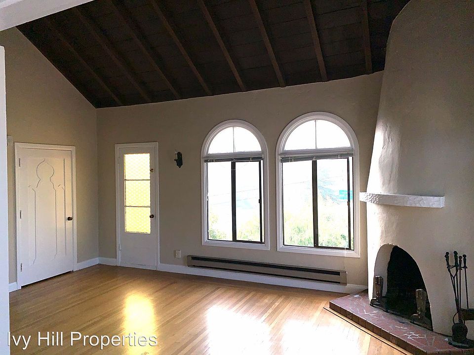 1st image of 882 Cleveland St APT 32