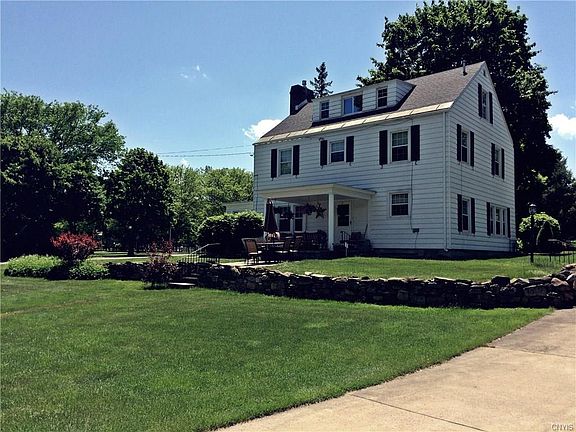 2nd image of 717 Parkway E