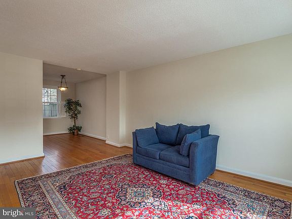 5th image of 3507 S Stafford St #B