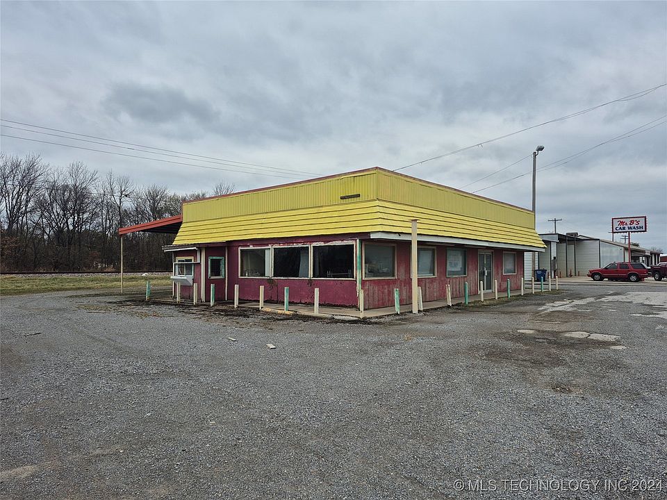 1st image of 325 S Chouteau Ave