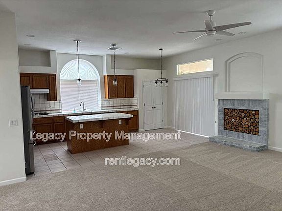 4th image of 3031 Daggett Dr