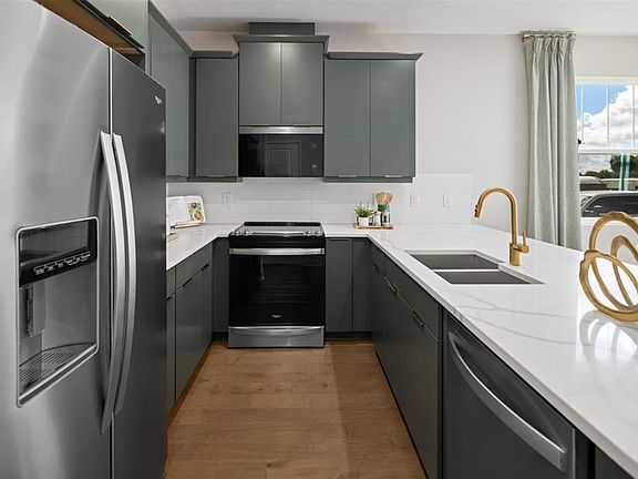 4th image of 2820 Camellia Flower St