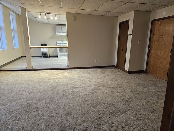 2nd image of 134-136 W High St #11107334