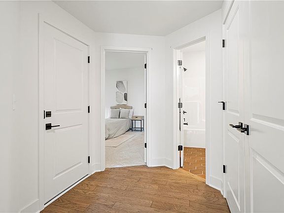 5th image of 1318 E 42nd St