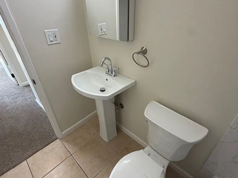 407 Fairmount Ave — Photo 15
