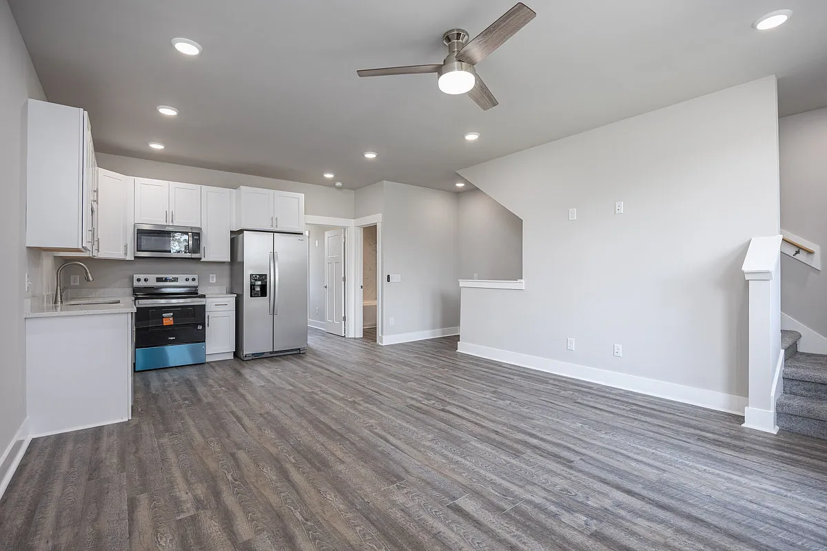 3 bed, 1450 sqft, $2,045 — Photo 2