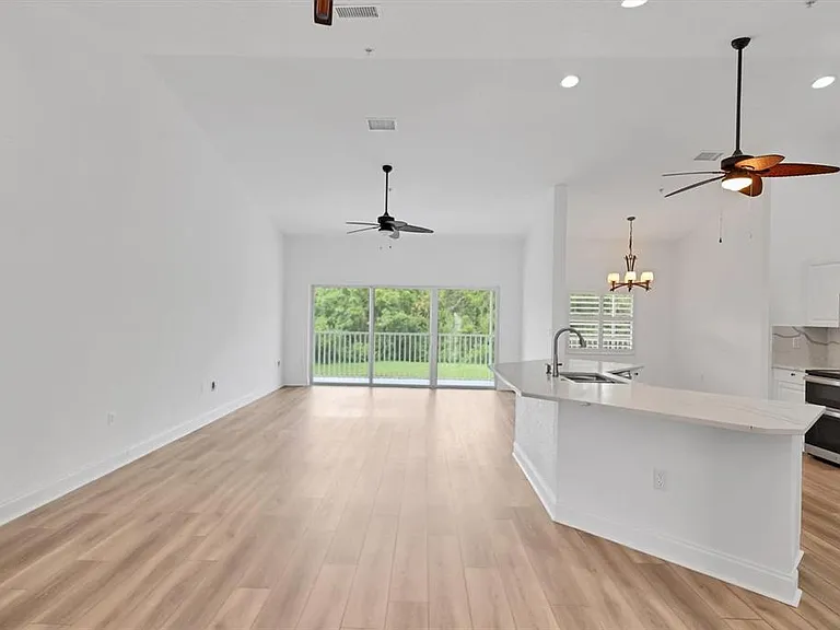 7269 Fountain Palm Cir — Photo 6