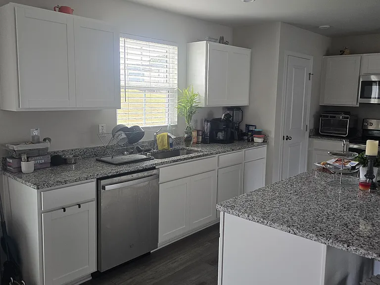 444 Lavatera Dr — Photo 3