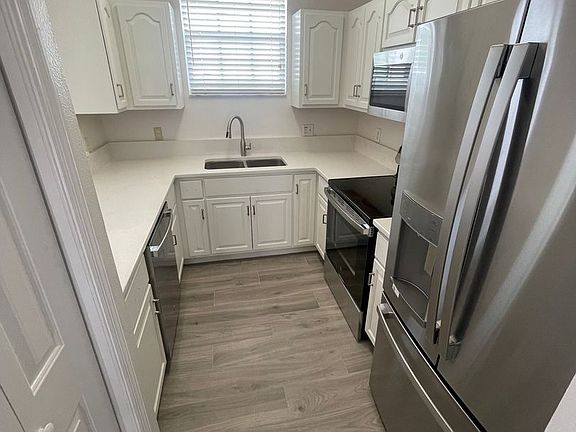 4th image of 1526 E Marks St