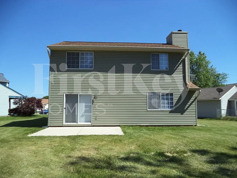 10022 Arapahoe Dr — Photo 2
