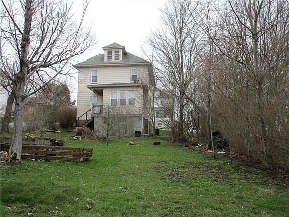 2nd image of 320 Main St