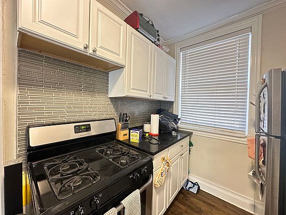 3rd image of 1415 W Hutchinson St #5