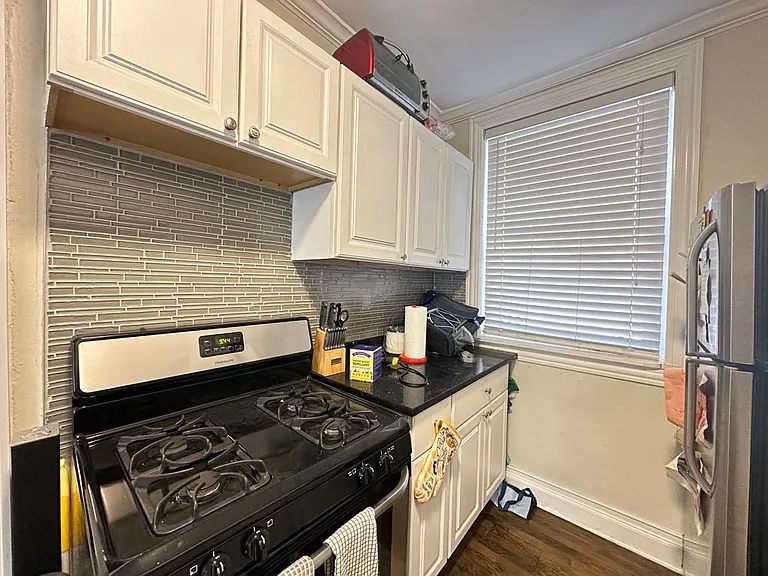 1415 W Hutchinson St #4 — Photo 3