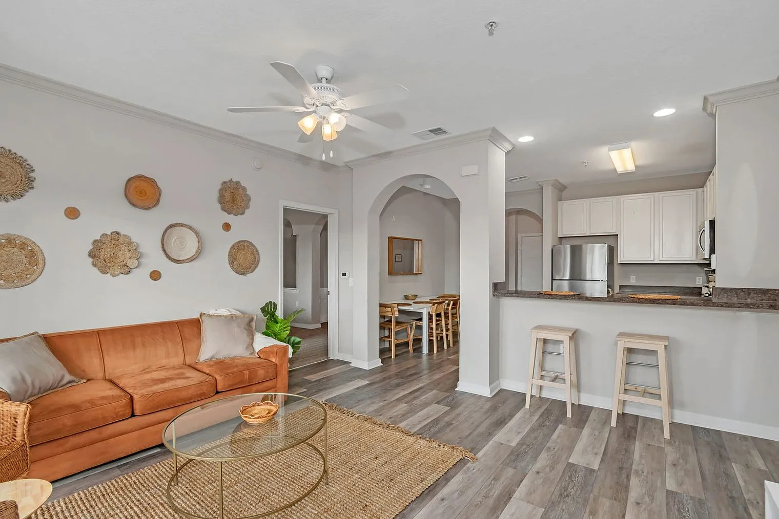 3 bed, 2.0 bath, 1280 sqft, $2,769 — Photo 3
