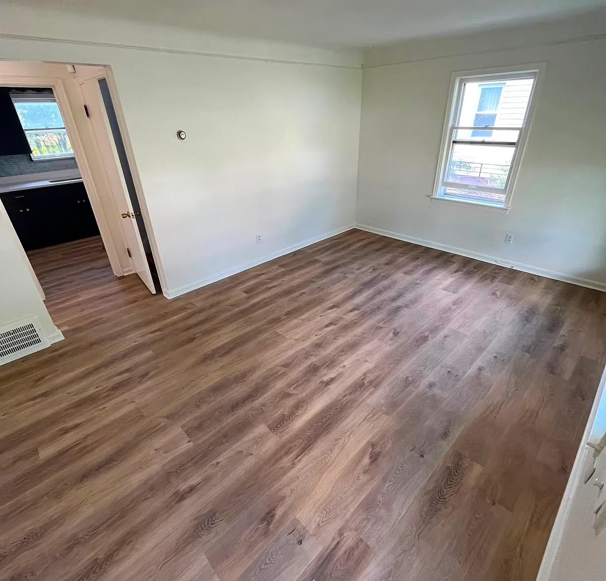 3 bed, $2,400 — Photo 2