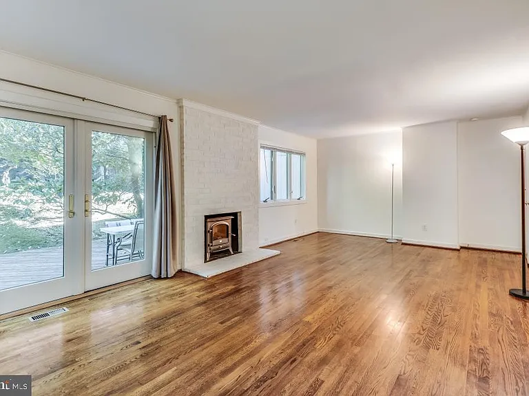7220 Vistas Ln — Photo 4
