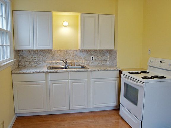 5th image of 835 Forest Dr