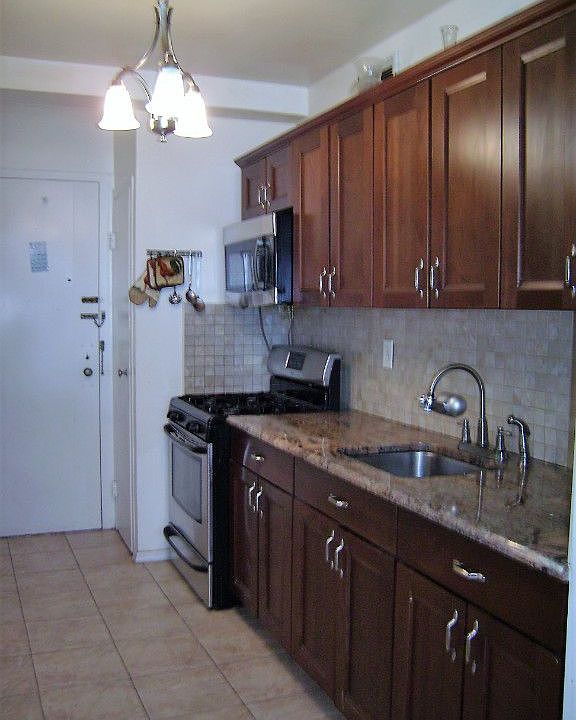 1st image of 7 Fordham Hill Oval APT 5G
