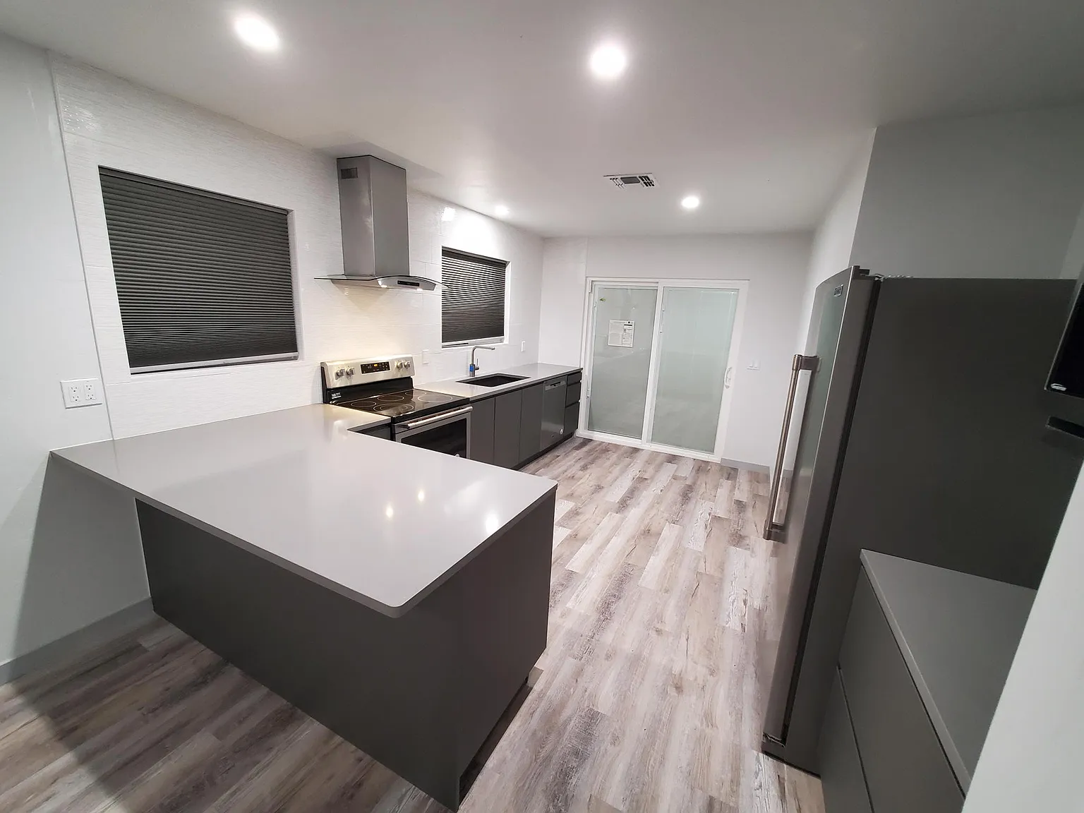 2 bed, 821 sqft, $1,450 — Photo 3