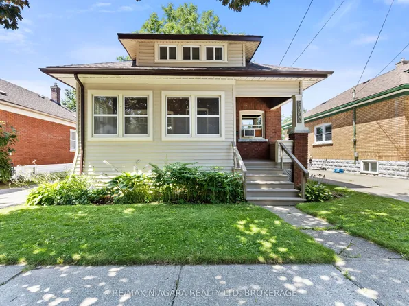 6403 Locus Ave, Niagara Falls, ON L2G 4K4