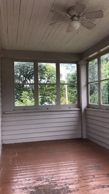3 bed, 1373 sqft, $2,100 — Photo 2