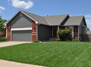 2224 E Walnut Creek Ct, Derby, KS 67037