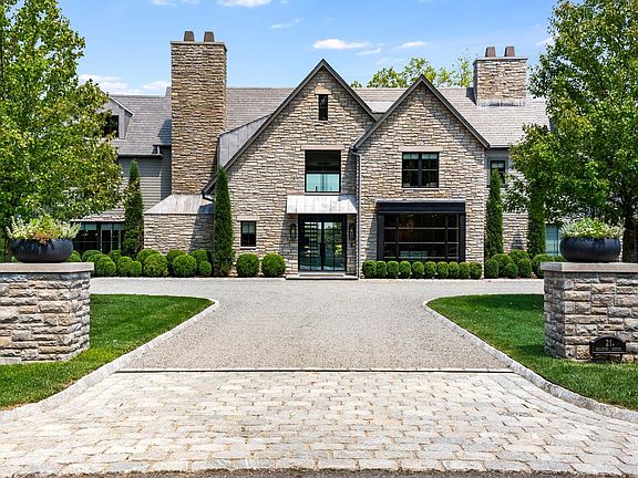 21 Bellevue Ave 08 - WEB.jpg