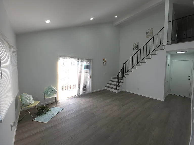 1642 Gardenia Ct #D — Photo 14