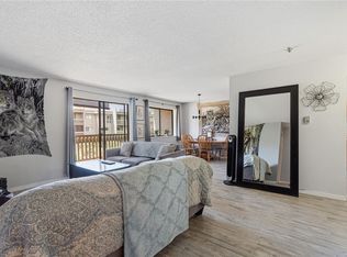 345 Morison Ave #201, Parksville, BC V9P 1P6