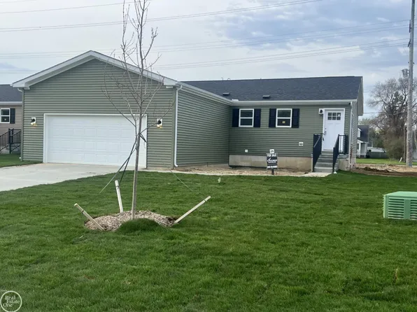 4237 Sugar Maple Run Unit 8, Flint, MI 48506