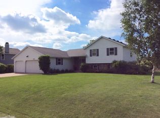 W2952 Farmstead Dr, Appleton, WI 54915